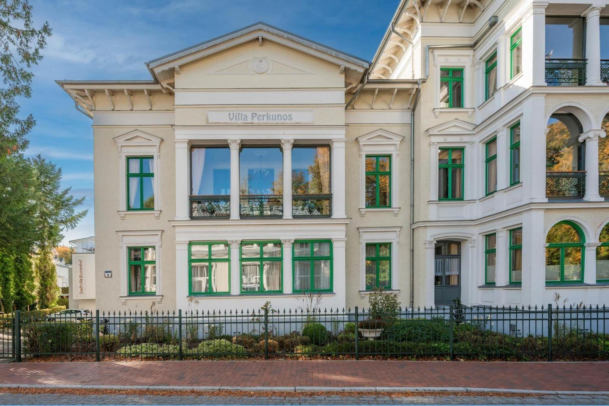 Gemuetliche Fewo Mit Dachterrasse, Parkplatz, Zentral - Aber Ruhig Gel. Apartment Heringsdorf  Exterior photo