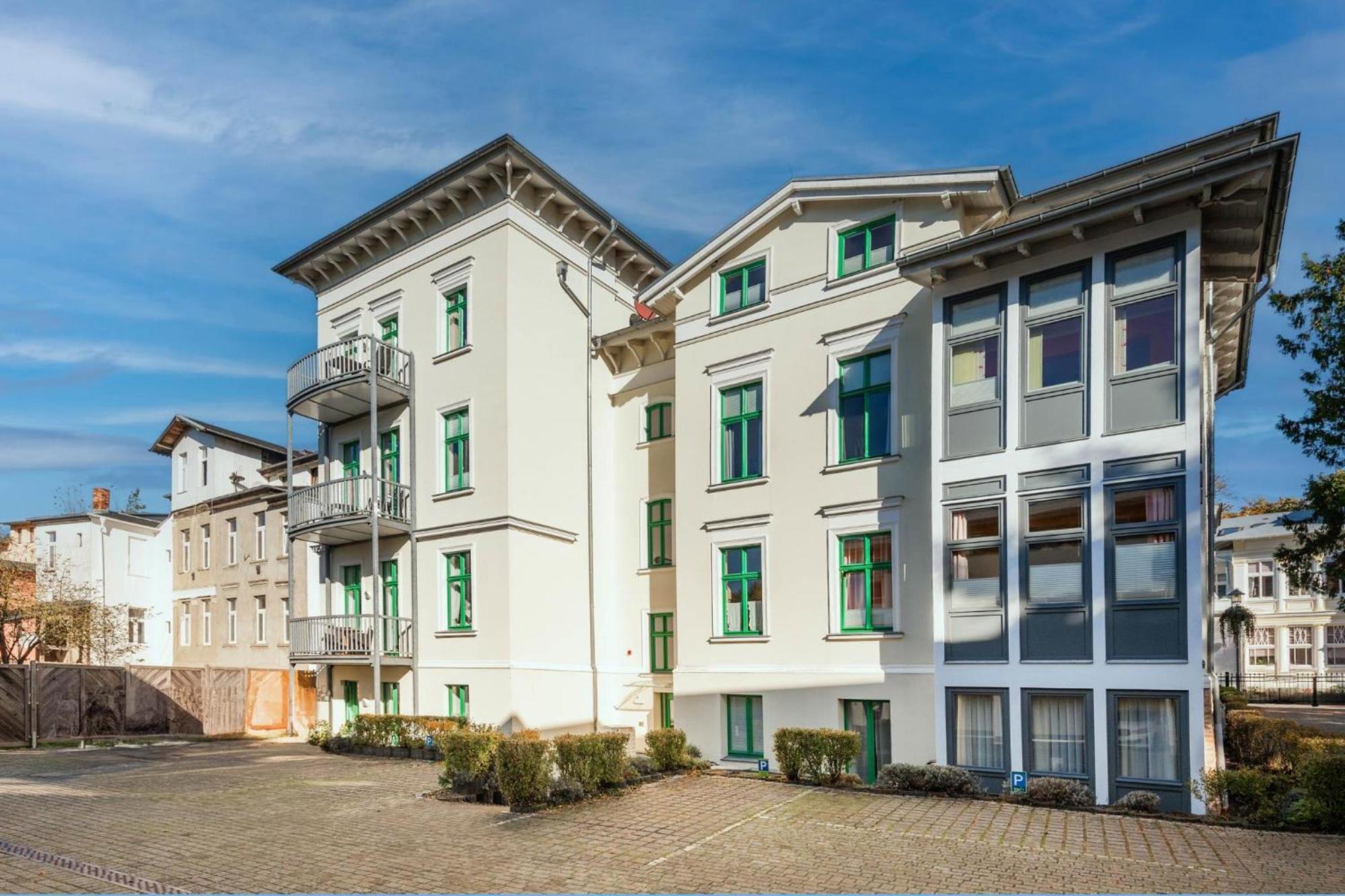 Gemuetliche Fewo Mit Dachterrasse, Parkplatz, Zentral - Aber Ruhig Gel. Apartment Heringsdorf  Exterior photo